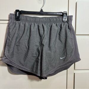 Nike Tempo Shorts L